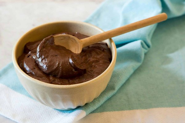 Quelles astuces pour une mousse au chocolat sans œufs onctueuse et légère?