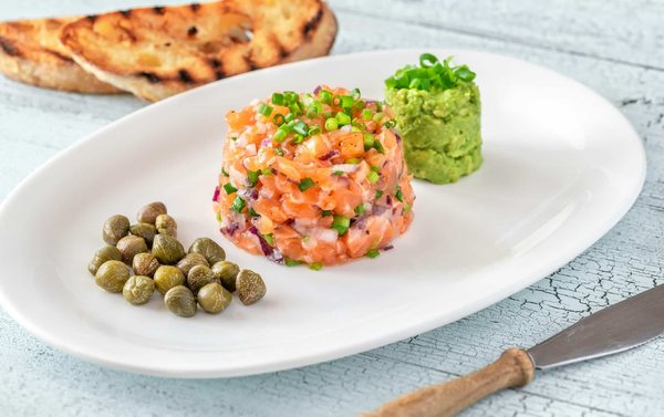 Comment réussir un tartare de saumon avec des ingrédients frais?