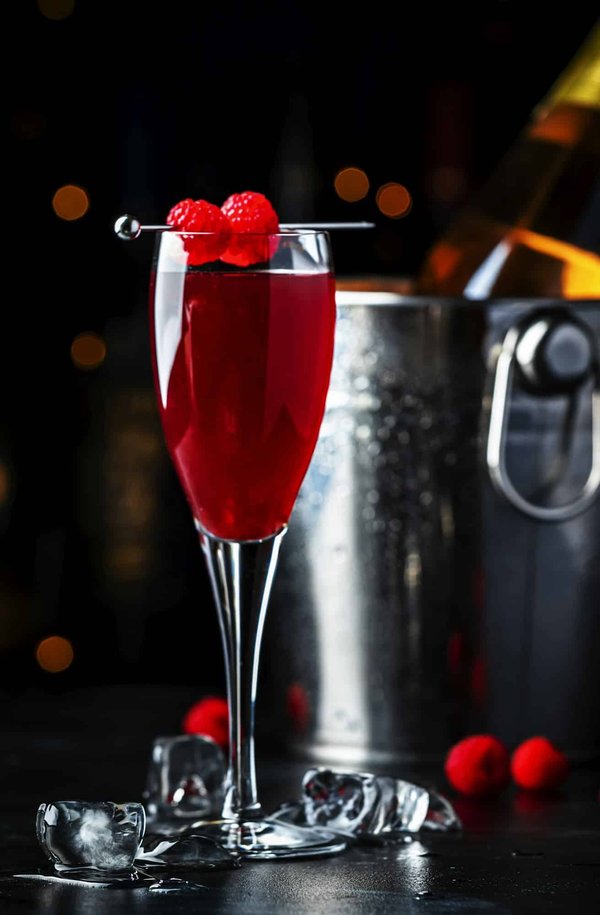 Comment créer un menu de desserts à base de fruits rouges pour un restaurant de campagne ?