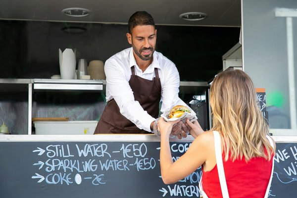 L'Instant : savourez des burgers locaux au food truck de Reims